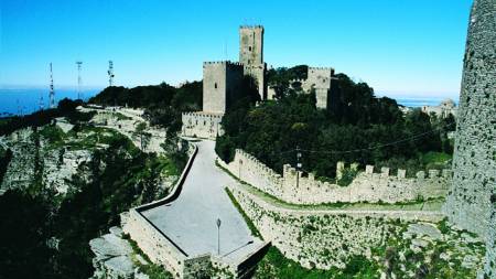 Erice Borgo Antico, Segesta, Parco Archeologico e le Saline