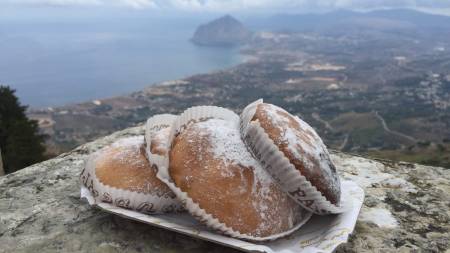 Erice Borgo Antico, Segesta, Parco Archeologico e le Saline